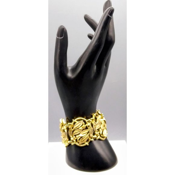 Ornate Leaves Panel Bracelet, Vintage Gold Tone Mid Century Wide Bangle - Picture 1 of 6